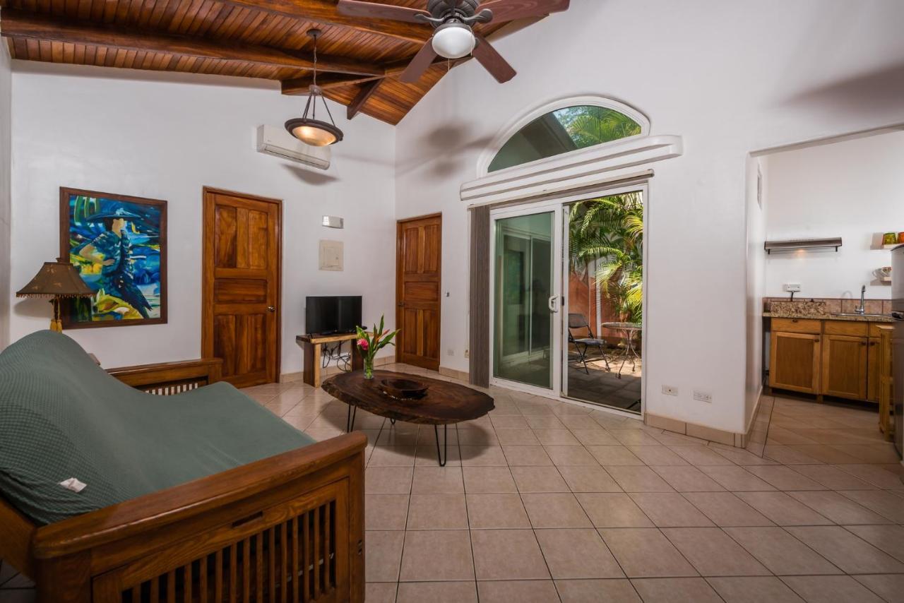 Corona del Mar Tamarindo Exterior foto