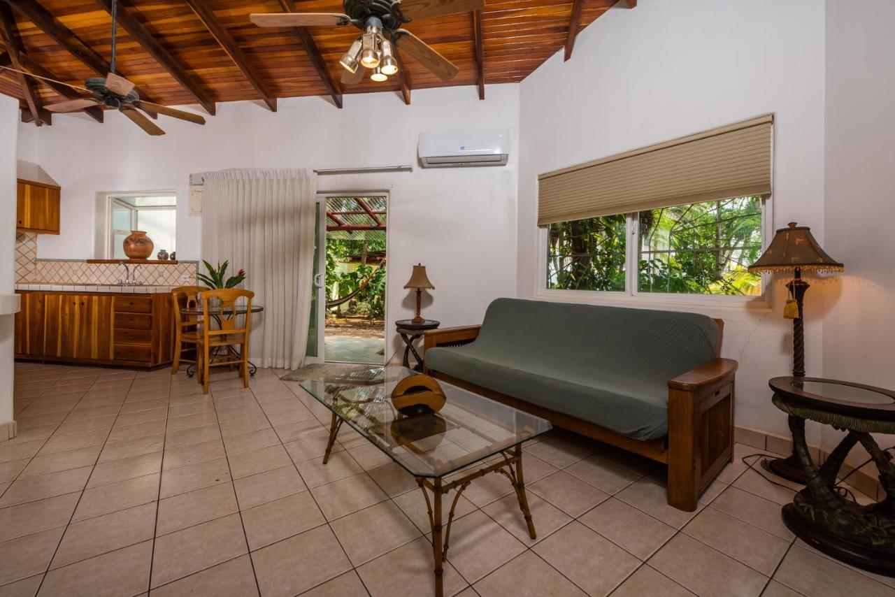 Corona del Mar Tamarindo Exterior foto