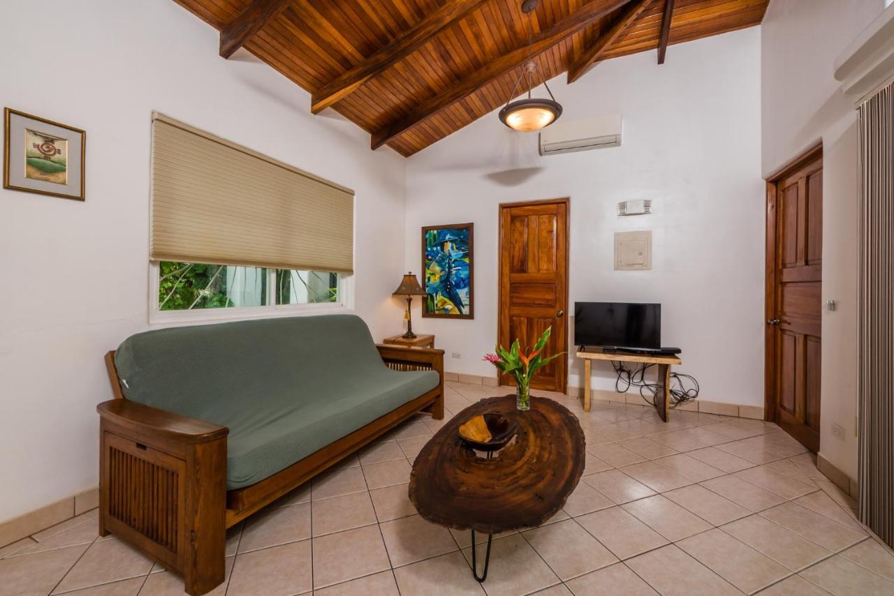 Corona del Mar Tamarindo Exterior foto